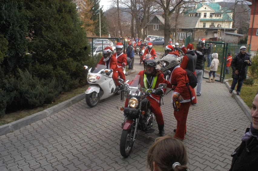 Mikołaje na motocyklach przejechali przez Śląsk i Beskidy [ZDJĘCIA]