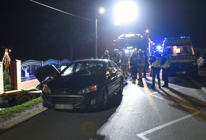 Wypadek w Małkowicach niedaleko Przemyśla. W zderzeniu peugeota z volkswagenem ranna została kobieta [ZDJĘCIA]