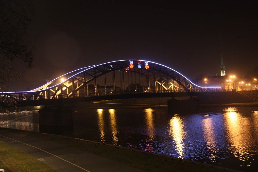Kraków: tak wyglądają rozświetlone mosty [ZDJĘCIA]