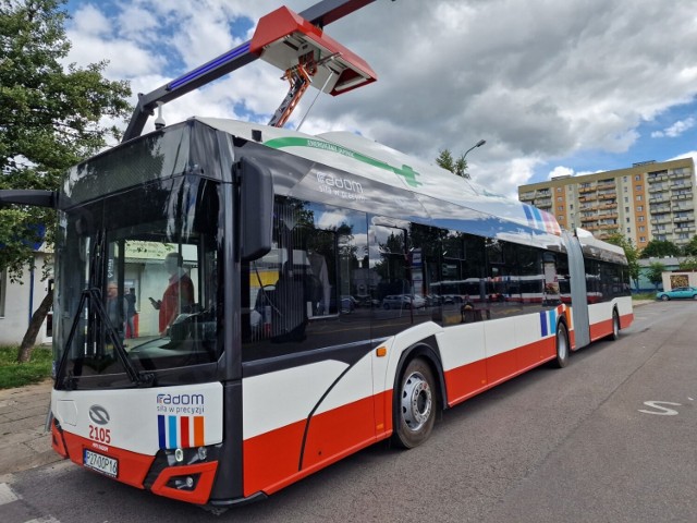 Dwa kolejne, nowoczesne, elektryczne autobusy, zakupiła radomska spółka do obsługi pasażerów.