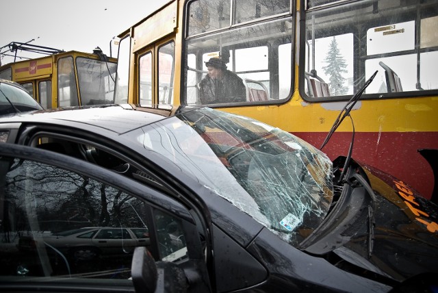 Najwięcej kosztują odszkodowania za zniszczone auta.