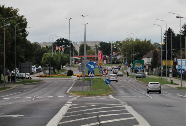 To jeden z najbardziej niebezpiecznych traktów w mieście. Na ul. Wyszyńskiego w Zamościu odnotowano w ub. roku 51 kolizji i dwa wypadki (w 2020 r. były tam 23 kolizje i jeden wypadek)
