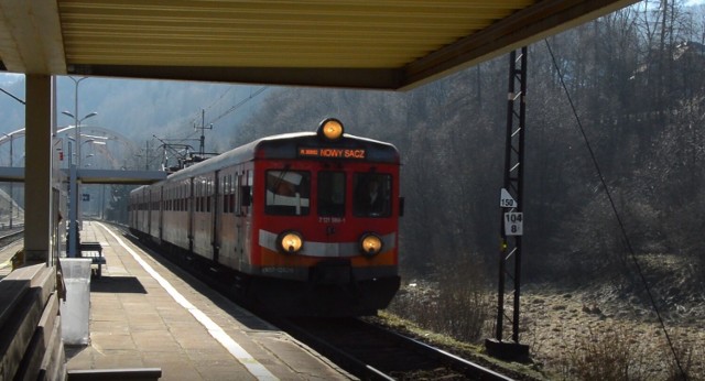 Na trasie Tarnów - Nowy Sącz - Krynica nie zabraknie w najbliższym czasie prac remontowych. Warto na bieżąco śledzić zmiany w rozkładach jazdy pociągów