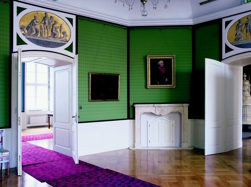 Salon zielony - jedna ze zrekonstruowanych komnat władców...