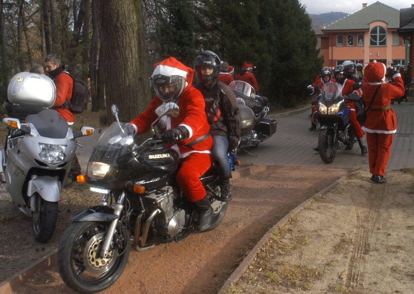 Mikołaje na motocyklach przejechali przez Śląsk i Beskidy [ZDJĘCIA]