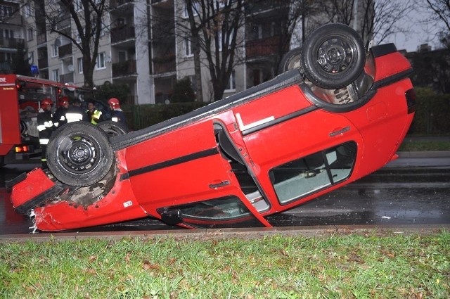 25-letni zamościanin dachował volkswagenem