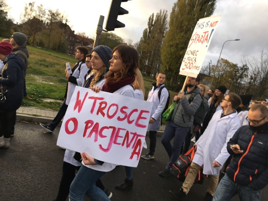 Marsz lekarzy rezydentów w Gdańsku [WIDEO, ZDJĘCIA]