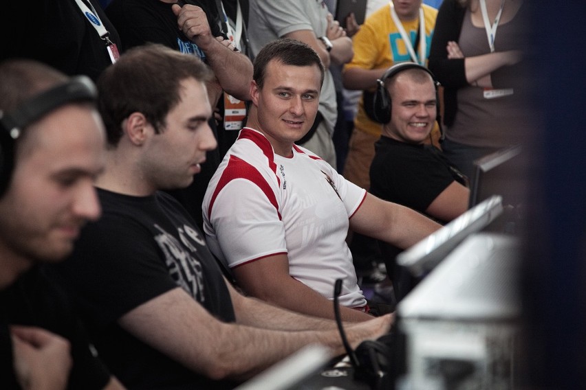 Filip Kubski i jego drużyna "Counter-Strike'a"