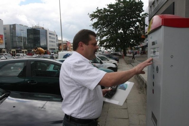 Krzysztof Tomczak z zadowoleniem przyjął wiadomość o bezpłatnym parkowaniu