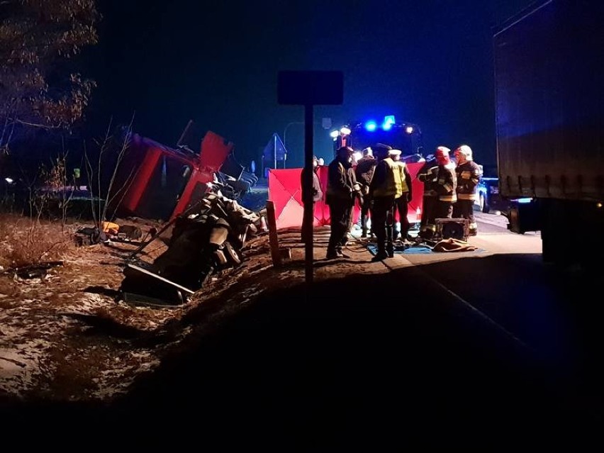 Wypadek na drodze 74 w Wiośnie. Zginęły mieszkanki powiatu tomaszowskiego [ZDJĘCIA, FILM]