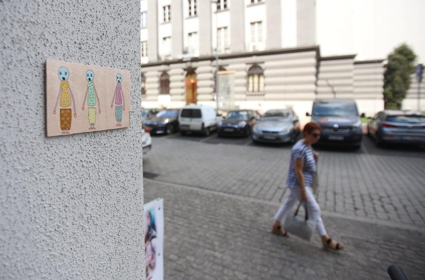 Tabliczki w centrum Katowic znalazły aprobatę mieszkańców,...