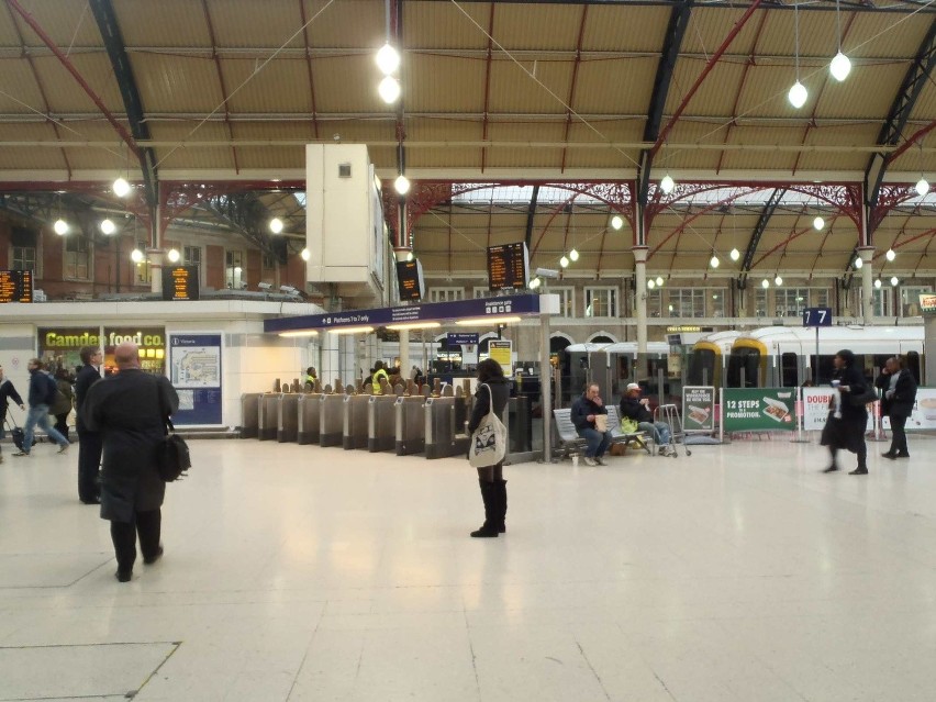 Przed otwarciem dworca PKP w Katowicach - sprawdź jak wygląda dworzec w Londynie [ZDJĘCIA]