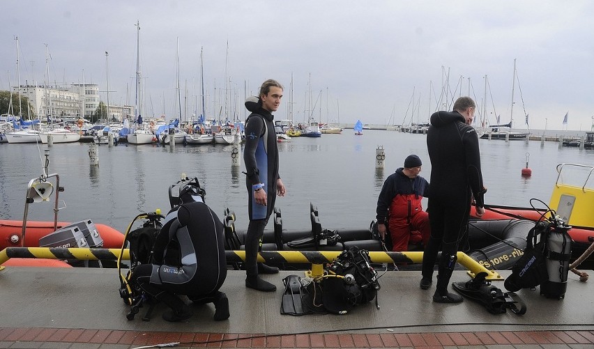 Gdynia: Płetwonurkowie sprzątali dno Bałtyku. Zobacz co znaleźli w morzu [ZDJĘCIA]