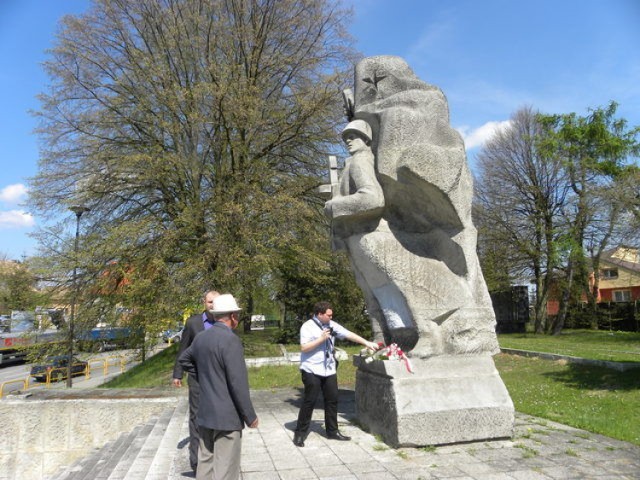 Pomnik  "Iwana" w Żukowie.