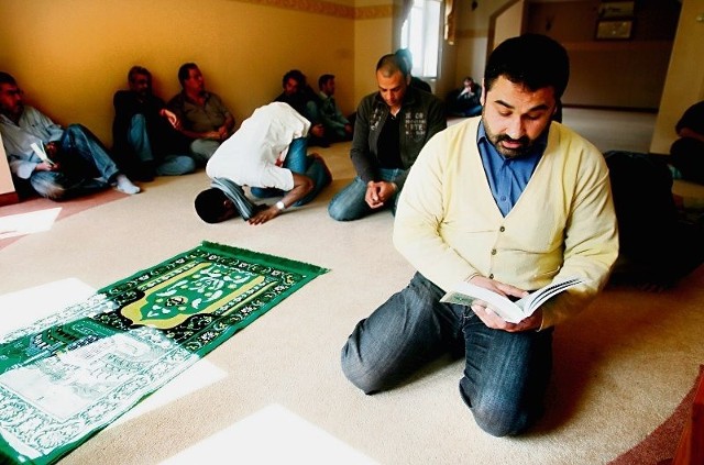 Ali jest nie tylko imamem prowadzącym modlitwy, ale także dyrektorem Muzułmańskiego Centrum Kulturalno-Oświatowego