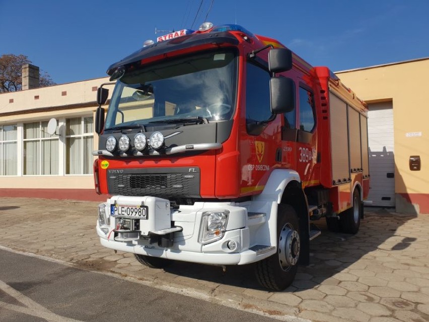 Strażacy z Osiecznej mają nowy wóz. Święciechowa też dostała sprzęt