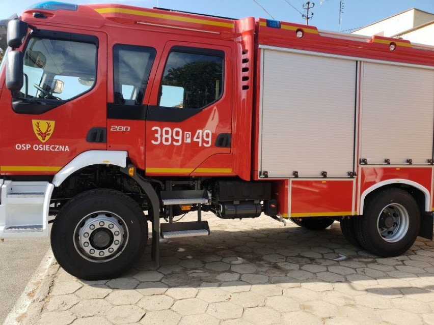 Strażacy z Osiecznej mają nowy wóz. Święciechowa też dostała sprzęt