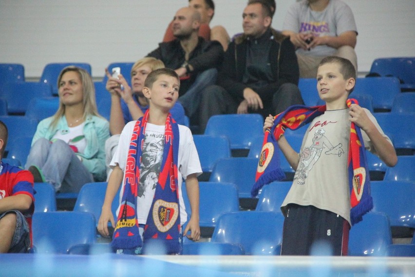 Rodzinne kibicowanie na stadionie Piasta Gliwice
