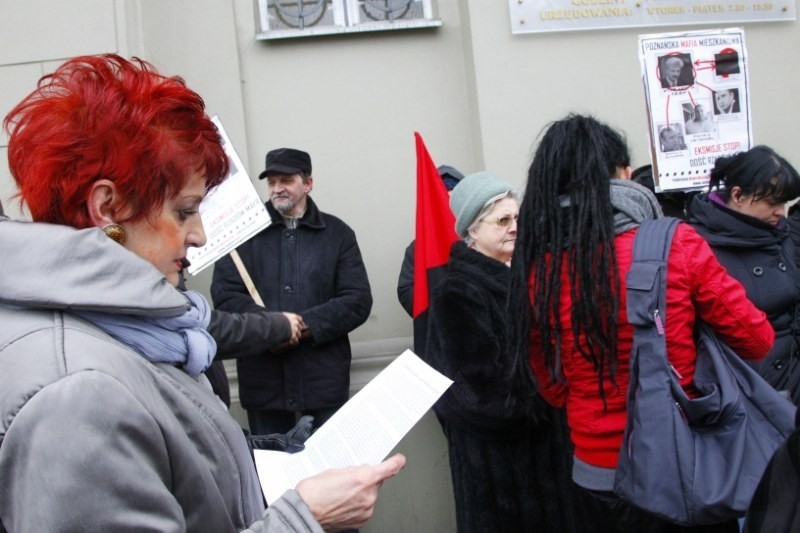 Poznań: Kolejny protest lokatorów pod siedzibą ZKZL [ZDJĘCIA]