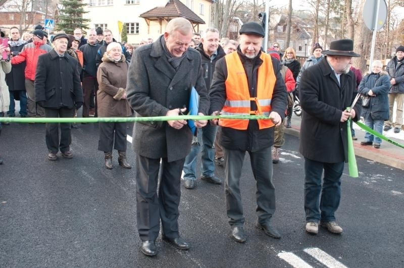 Karpacz: Otworzyli nowy tunel. Górą jadą narciarze, dołem samochody (ZDJĘCIA)