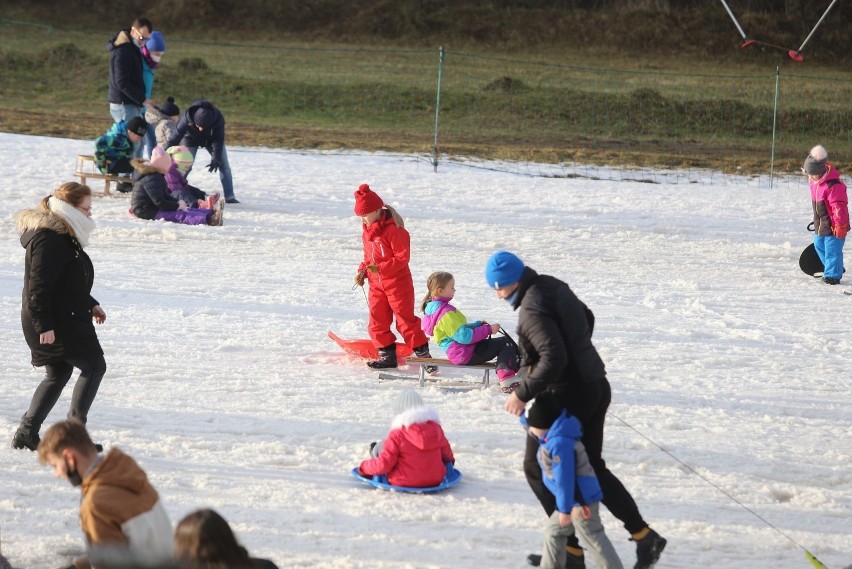 Pomimo zakazów, Stok - Sport Dolina w Bytomiu cały czas jest...