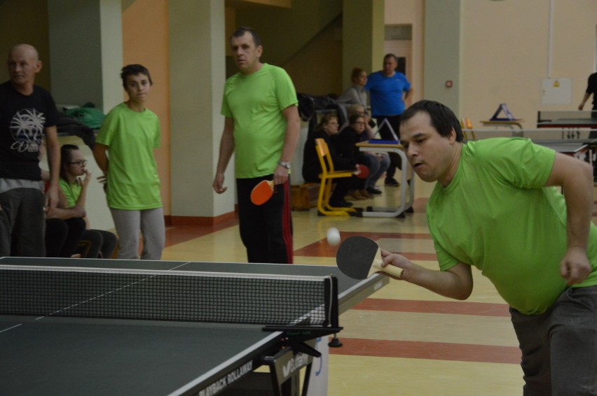Ogólnopolski Turniej Tenisa Stołowego Osób Niepełnosprawnych w miasteckiej „Trójce” (FOTO)