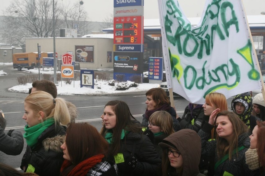 Manifestacja młodzieży Ekonomika z Raciborza [ZDJĘCIA i WIDEO]