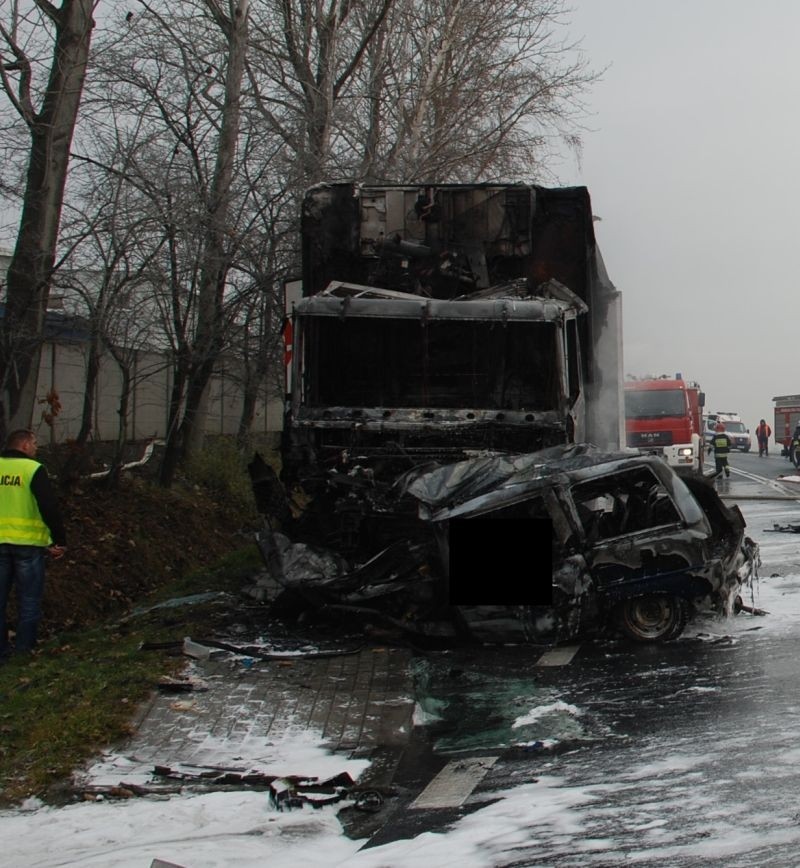 Tragiczny wypadek w gminie Ząbkowice Śląskie. Dwie osoby nie żyją (ZDJĘCIA)