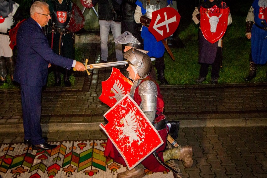 Bobowianie pamiętają - 610. rocznica bitwy pod Grunwaldem i spotkanie rekonstruktorów przed obeliskiem [ ZDJĘCIA]