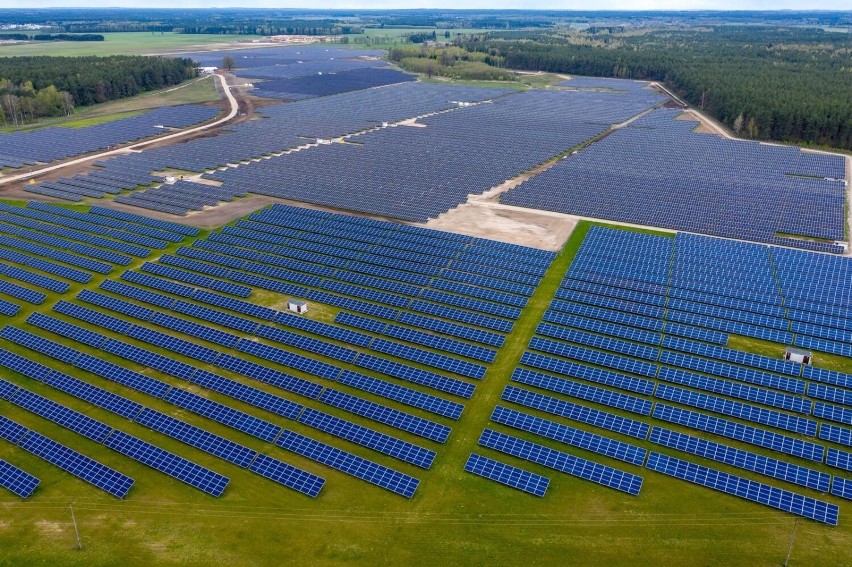 Energa z grupy Orlen uruchomiła dwie farmy fotowoltaiczne o łącznej mocy 87 MW. Za 7 lat koncern chce mieć 9 GW „zielonych” źródeł energii