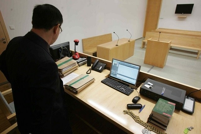 W Katowicach rozprawy sądowe mogą się już dobywać za pośrednictwem kamer i monitorów.