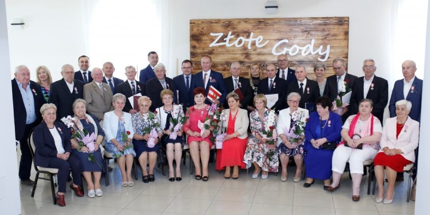 Złote Gody w Kraszkowicach. Małżeński jubileusz fetowało 13 par ZDJĘCIA