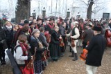 Tłumy pożegnały Tomasza "Buliego" Iwanowa, muzyka z Żabnicy, odszedł człowiek pełen pasji (ZDJĘCIA)