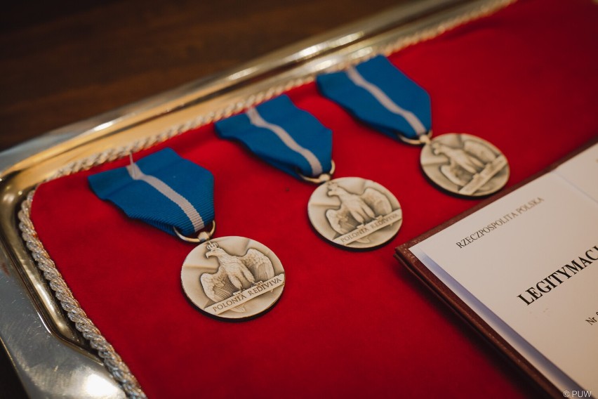 Suwalczanie z Medalami Odzyskanej Niepodległości 