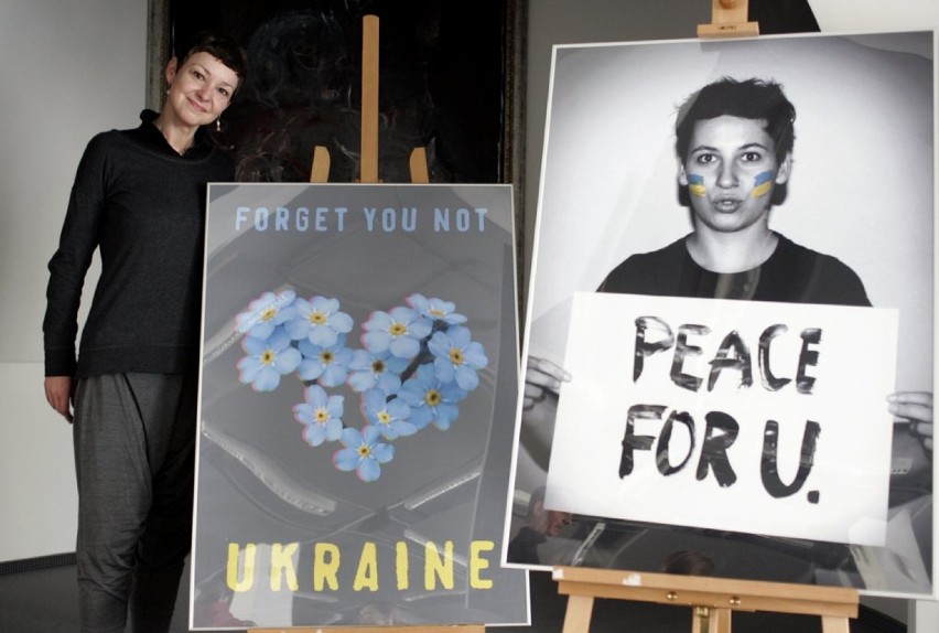 Studenci gdańskiej ASP przygotowali wystawę "Shout for Ukraine", która pojedzie na Majdan [ZDJĘCIA]