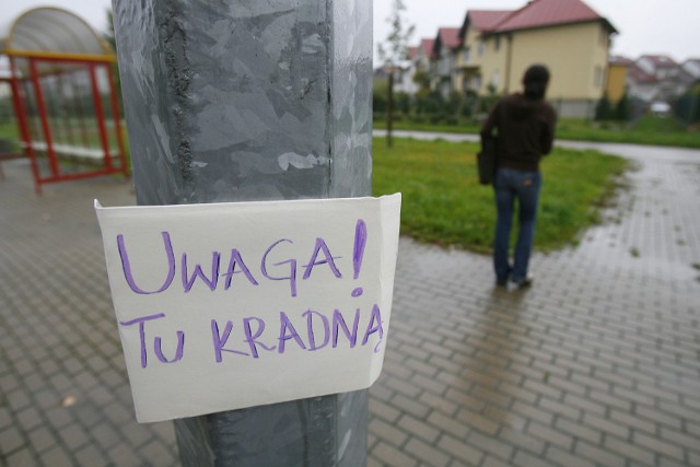 Takie ostrzeżenia mogłyby pojawić się w wielu miejscach Łodzi