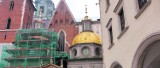 Dach kaplicy na Wawelu ma nowe pokrycie