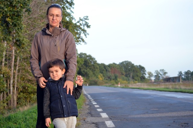 Pani Sylwia z rodziną (w tym synkiem Ignacym), mieszka przy wjeździe do Białołęki i często widzi, co się dzieje na tym prostym odcinku drogi od Borku