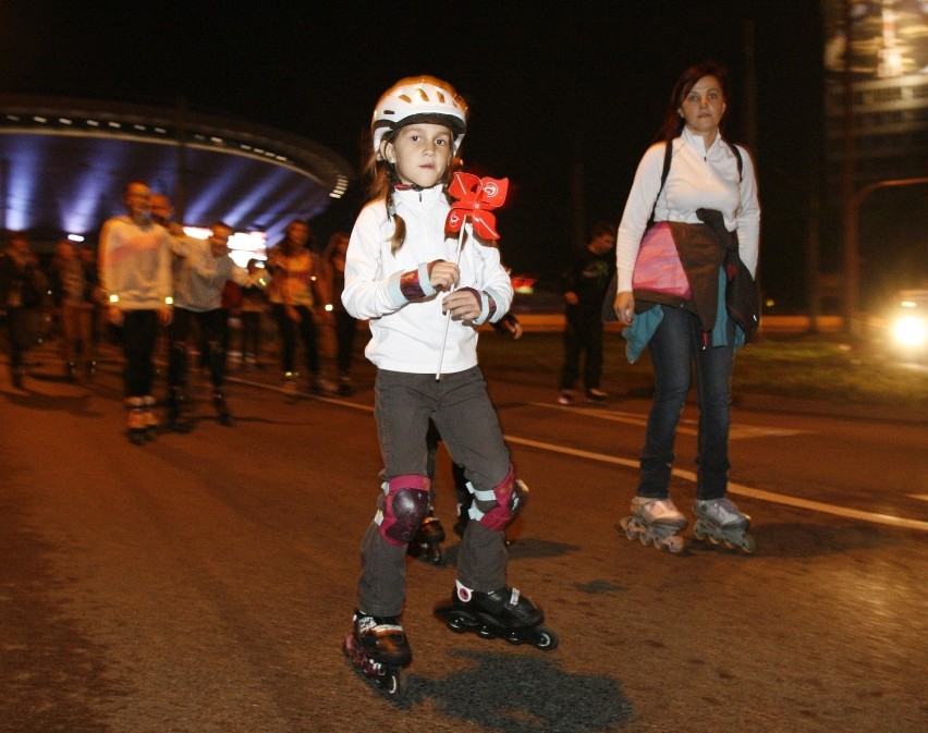 Nightskating, czyli nocne rolowanie w Katowicach [ZDJĘCIA]