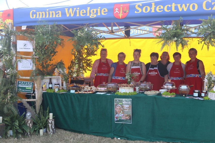 W Zakrzewie w gminie Wielgie na festynie można było skosztować pysznych potraw z dziczyzny! [zdjęcia]
