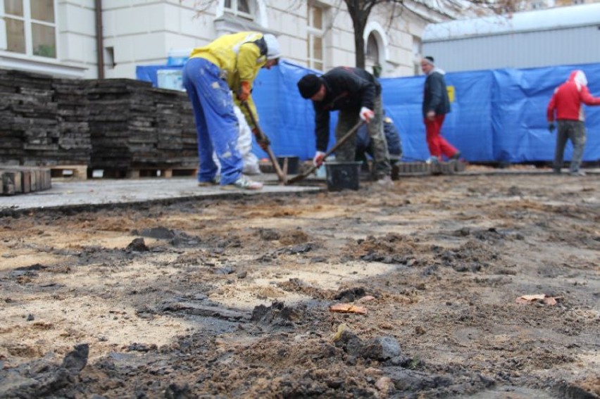 Rewitalizacja Kalisza. Archeolodzy wchodzą na Główny Rynek