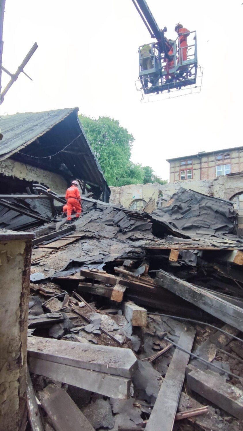 Katastrofa budowlana w Czeladzi. Zawalił się dach dawnej szkoły górniczej, na szczęście w budynku nikt nie przebywał