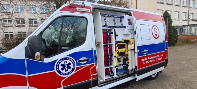 Szpital w Golubiu-Dobrzyniu zyskuje nowy sprzęt. Kilka tygodni temu  zakupiono ambulans medyczny wraz z wyposażeniem,  w tym noszami oraz  dwoma urządzeniami do kompresji klatki piersiowej