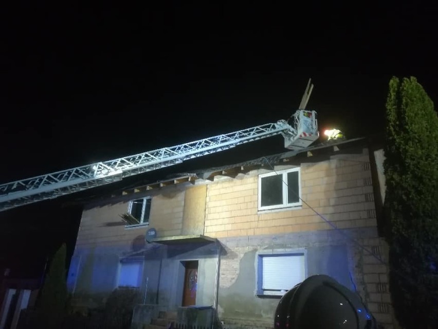 Gmina Grodzisk: W Kąkolewie zerwało dach z budynku mieszkalnego! [ZDJĘCIA]