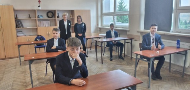 Językiem angielskim zakończył się trzydniowy egzamin ósmoklasisty w Samorządowej Szkole Podstawowej numer 3 imienia Jana Pawła II w Kazimierzy Wielkiej.