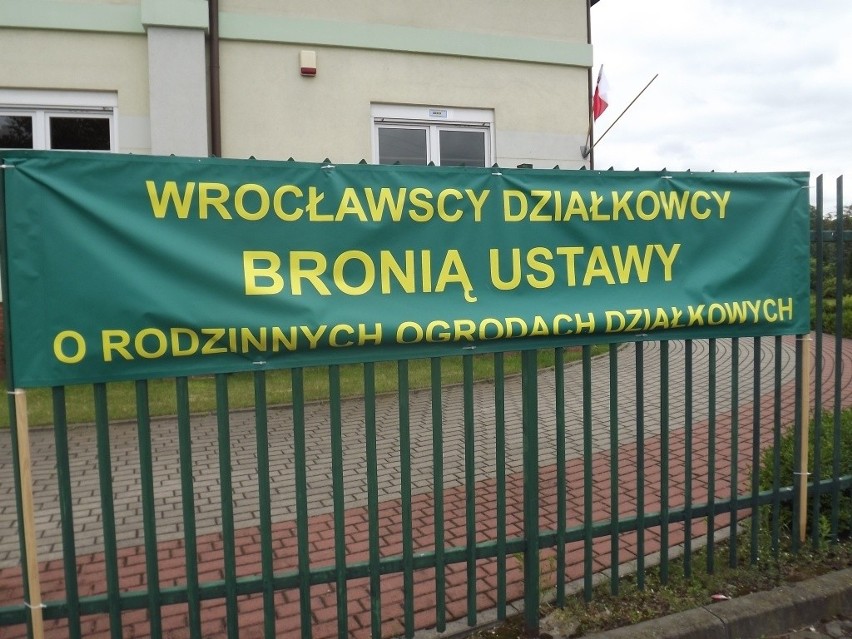 Szef wrocławskich działkowców: Szykują na nas zamach!