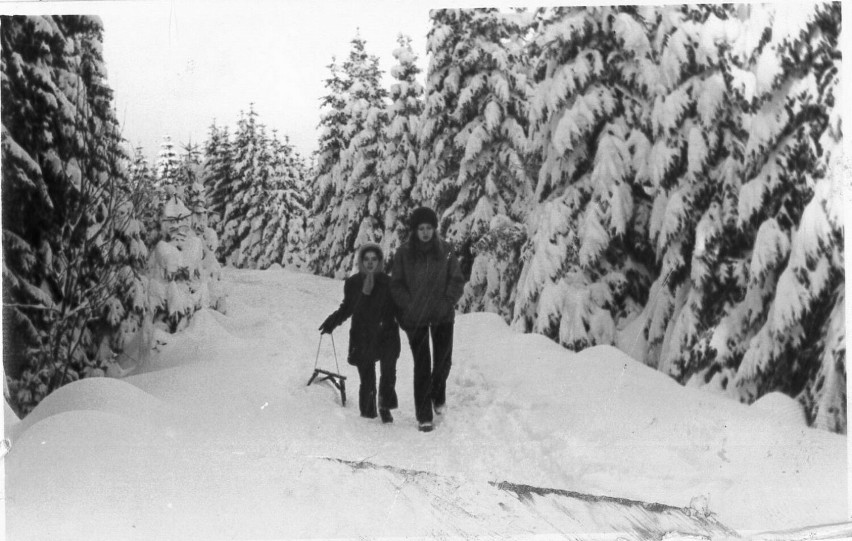 Zima na wyjątkowych fotografiach. Kieleckie archiwum pokazało interesujące zdjęcia jednego z kieleckich przedsiębiorstw