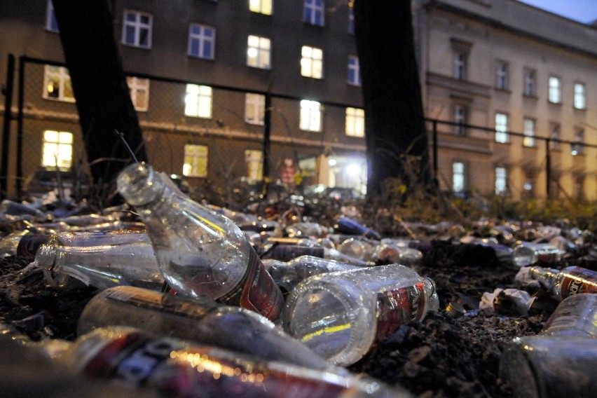 Wysypisko śmieci w centrum Krakowa [ZDJĘCIA]