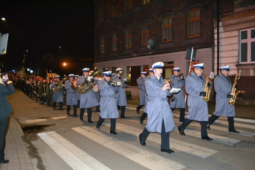 Święto Niepodległości w Mikołowie: wspólne śpiewanie i gra...