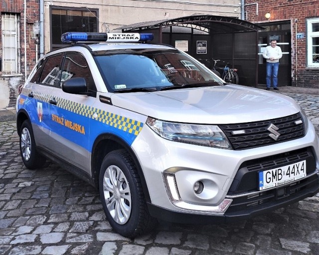 Obecnie w SM w Malborku jest sześciu strażników. Mają do dyspozycji taki radiowóz.